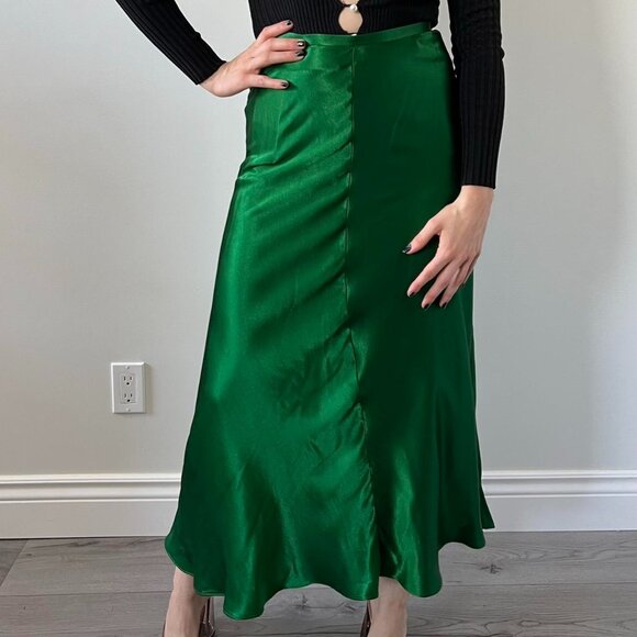 Brand New Zara Green Satin Skirt Size XS - Picture 1 of 1